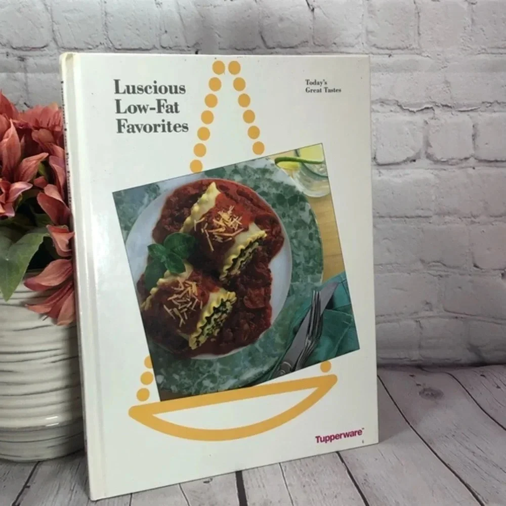 Vintage 1993 TUPPERWARE LUSCIOUS LOW-FAT FAVORITES cookbook